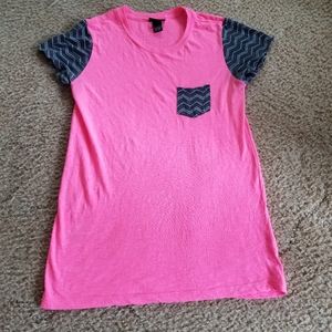 Pink tee